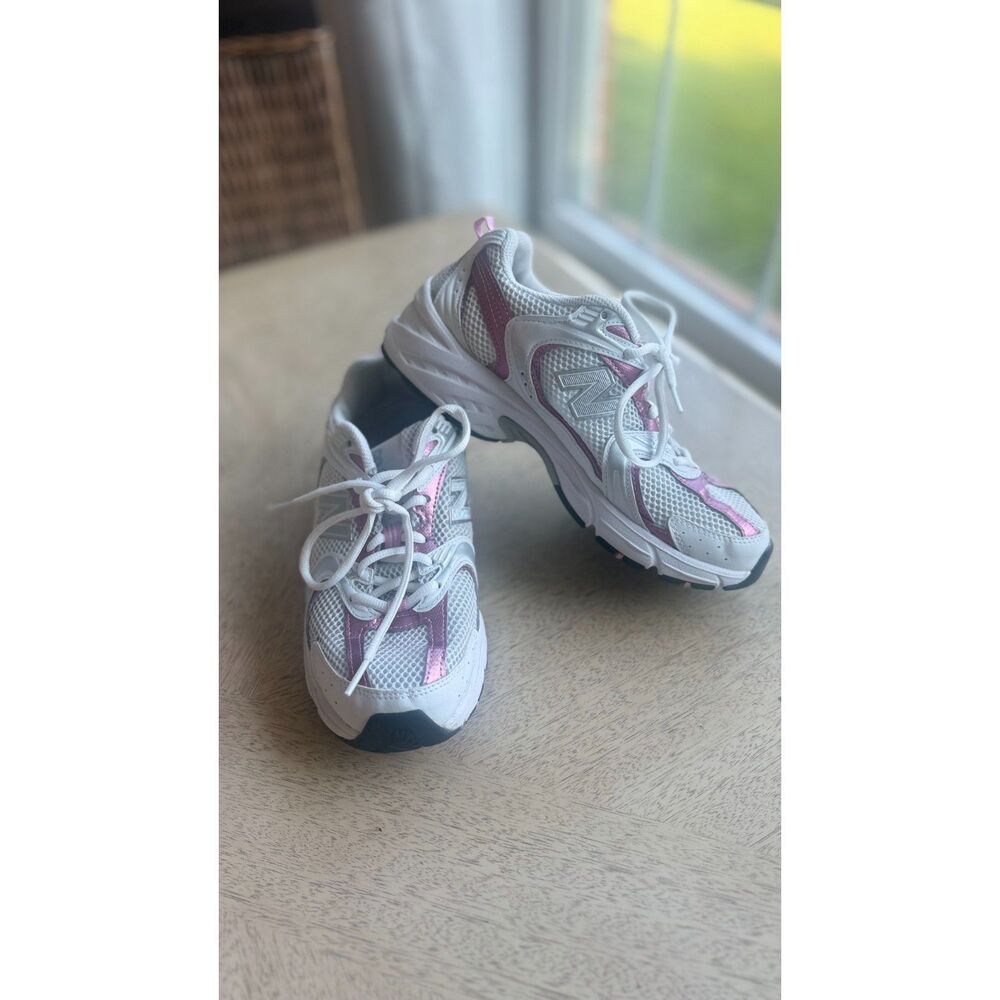 New Balance 530 Women’s Size 8 Men’s 6.5 White Silver Pink Y2K Running Sneakers